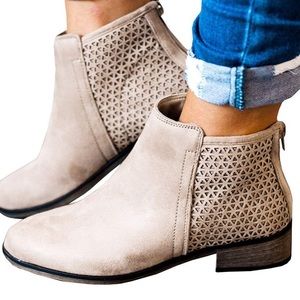 Cream Suede booties 🤩